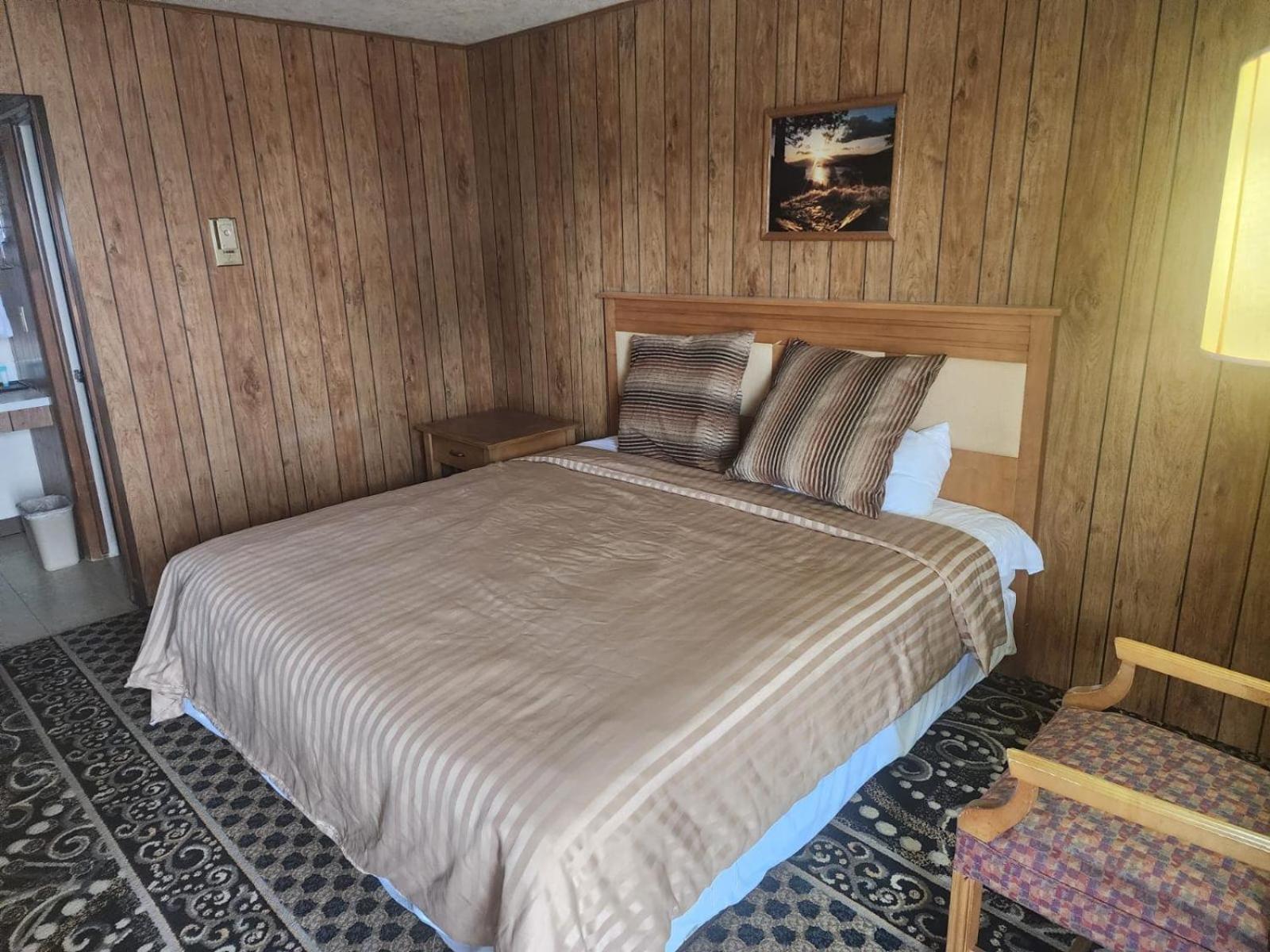1St Inn By Oyo Quinter Hwy 70 Ks Esterno foto