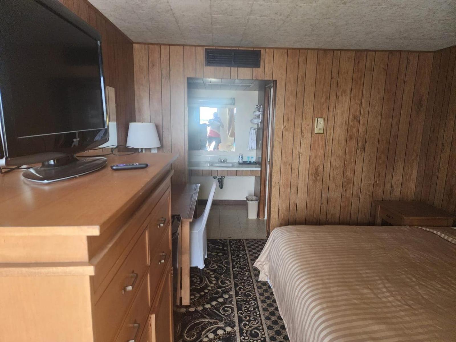 1St Inn By Oyo Quinter Hwy 70 Ks Esterno foto