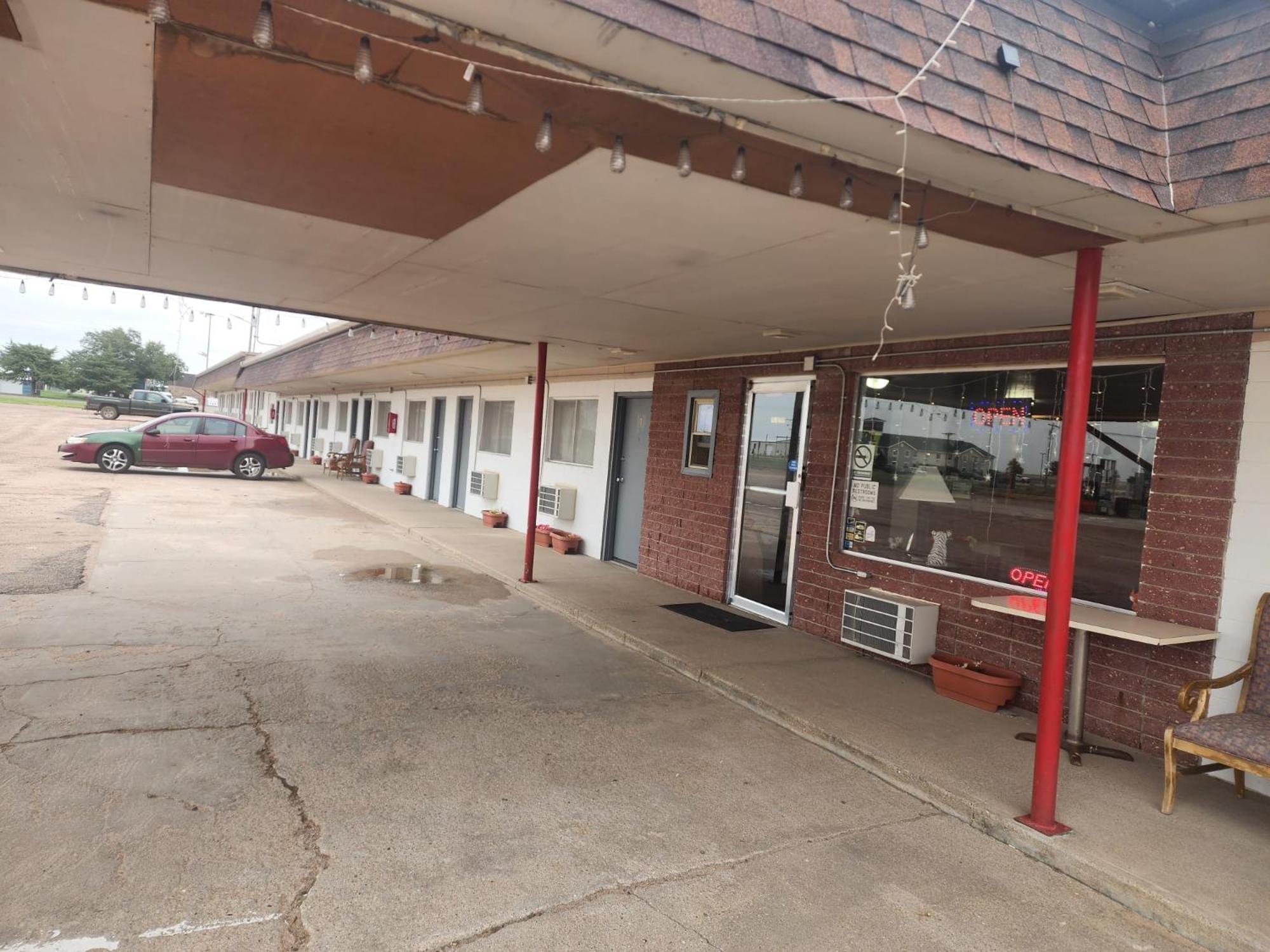 1St Inn By Oyo Quinter Hwy 70 Ks Esterno foto